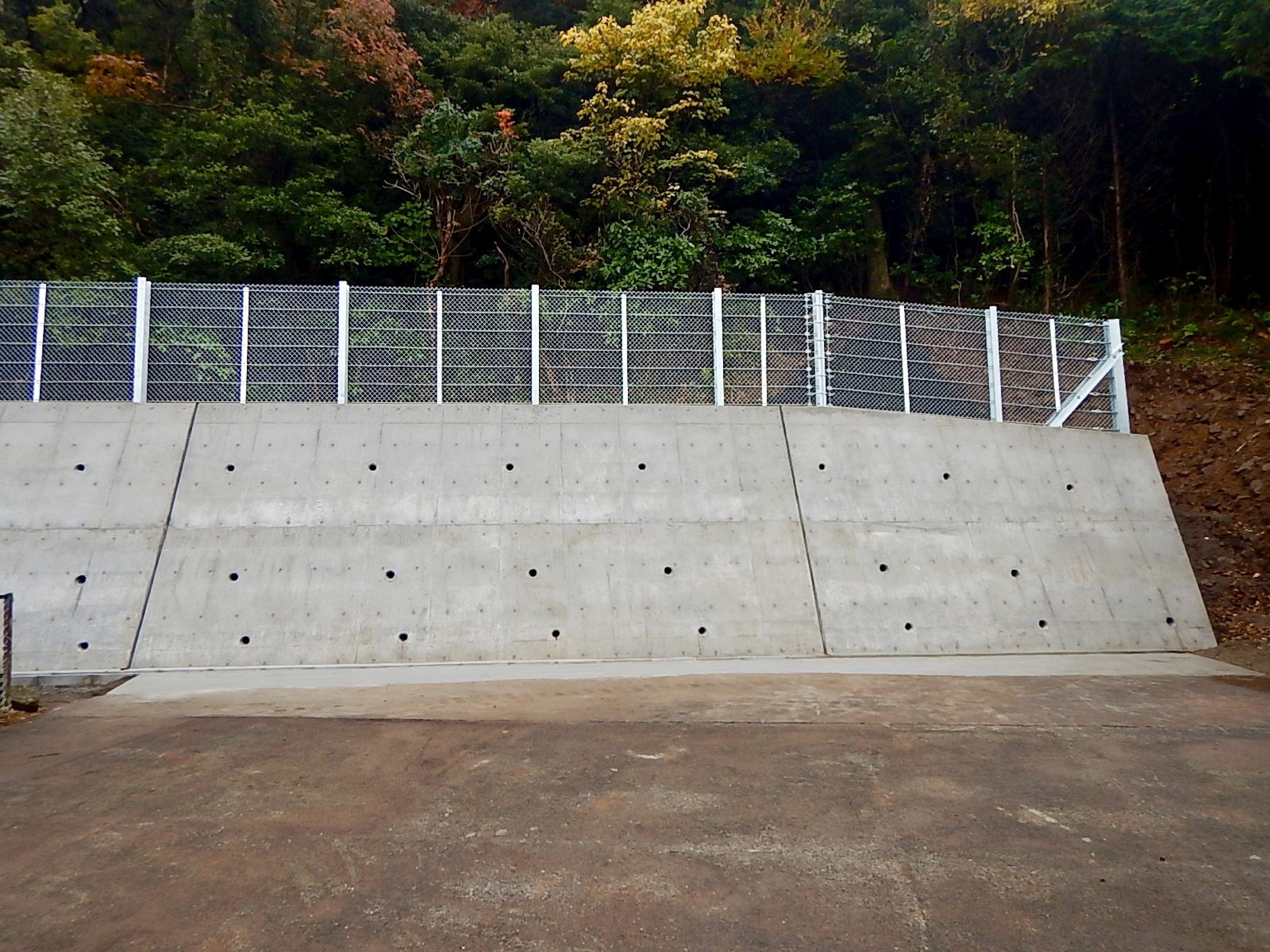 東本郷町大同急傾斜地崩壊対策工事の施工写真1
