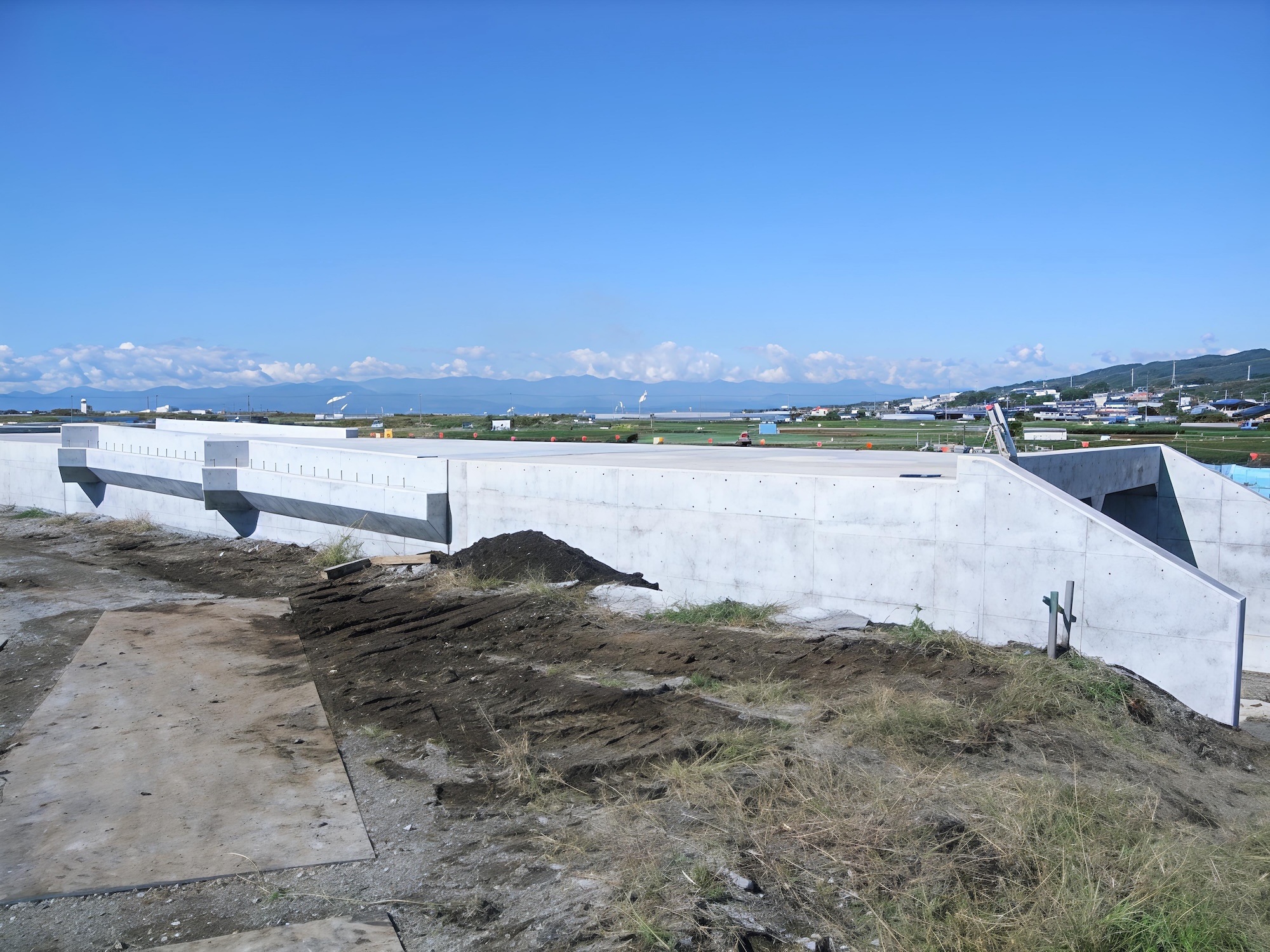 三島富士線 地方特定道路改築工事（カルバート工）の施工写真1