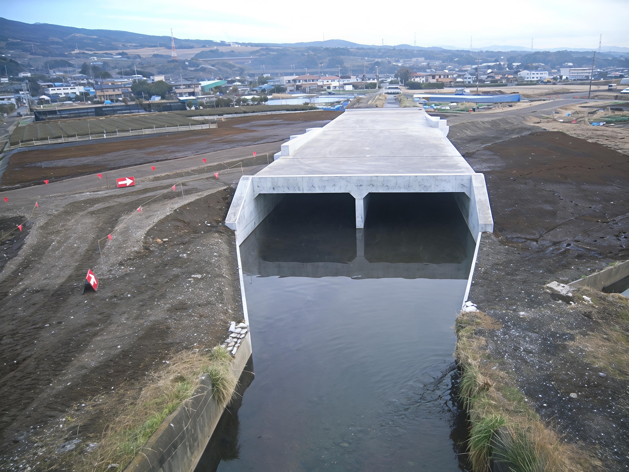 三島富士線 地方特定道路改築工事（カルバート工）の施工写真2