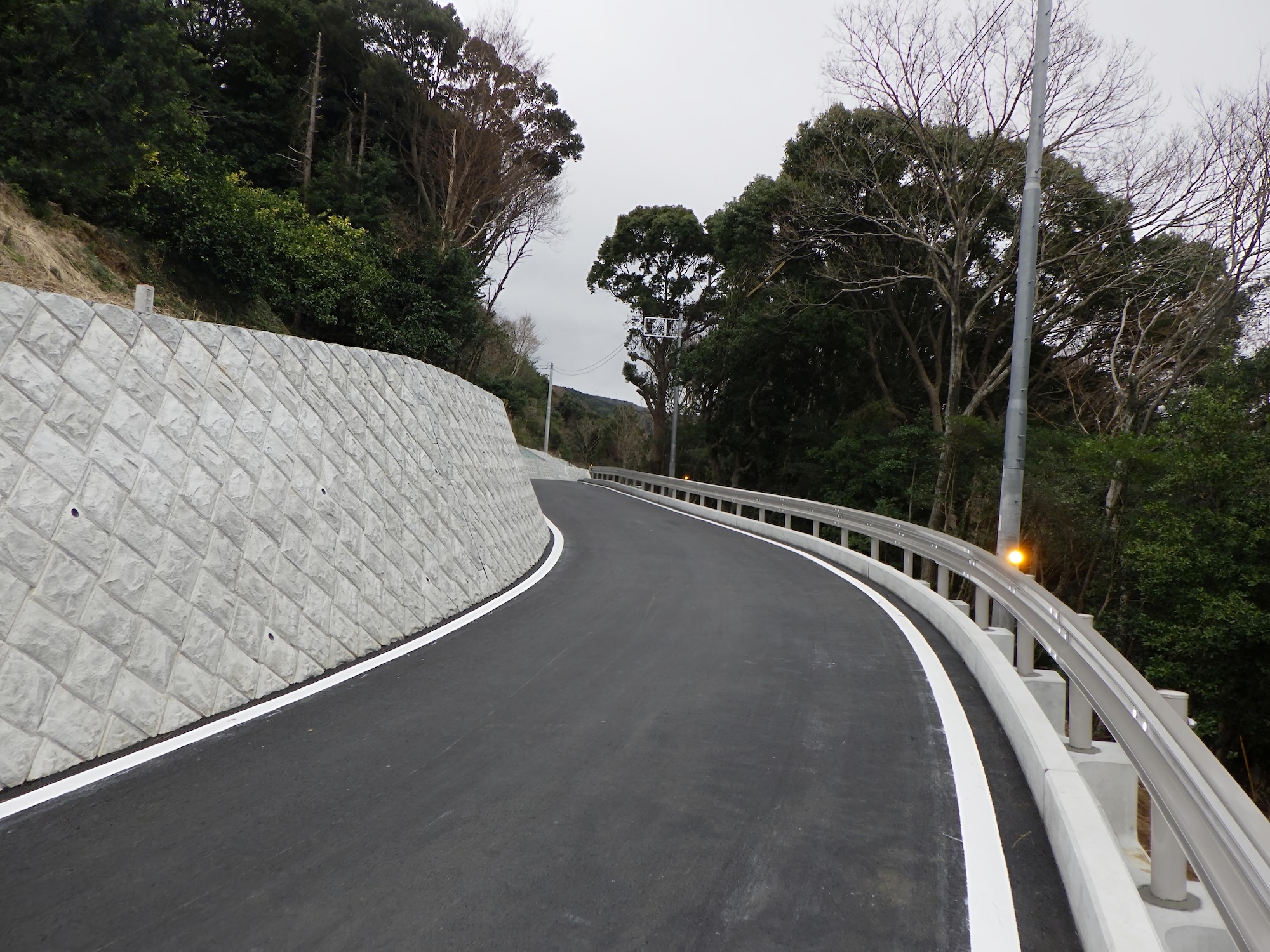 西浦みかん江梨地区61幹道工事の施工写真1