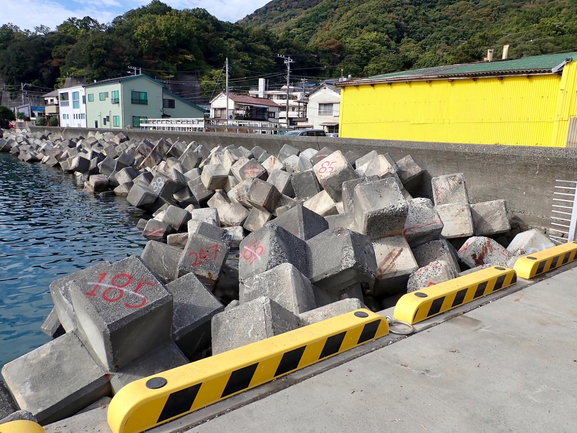 消波ブロック据付工事の施工写真1